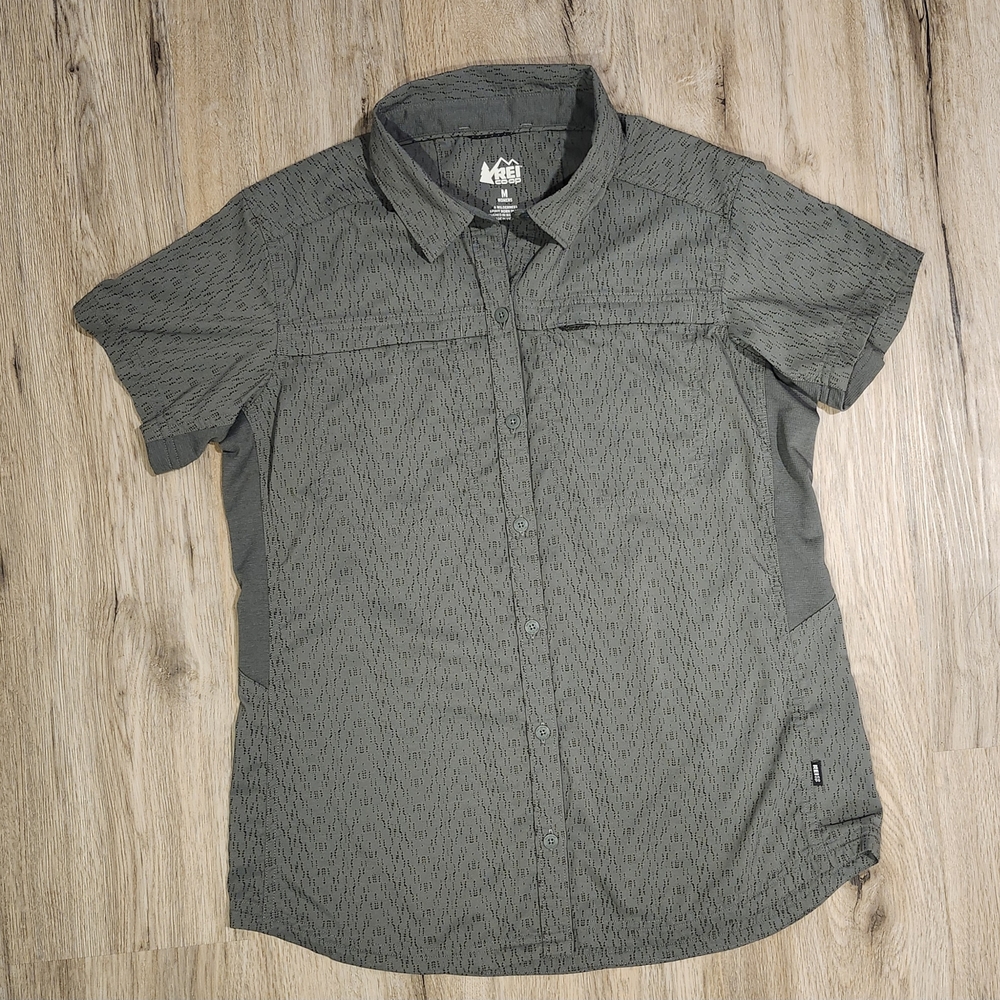 REI Short Sleeve Button-Up Shirt, Women's Size M in Olive Green /Travel, Hiking
